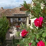 Maison Des Remparts Nichee Sous La Cite Καρκασόν