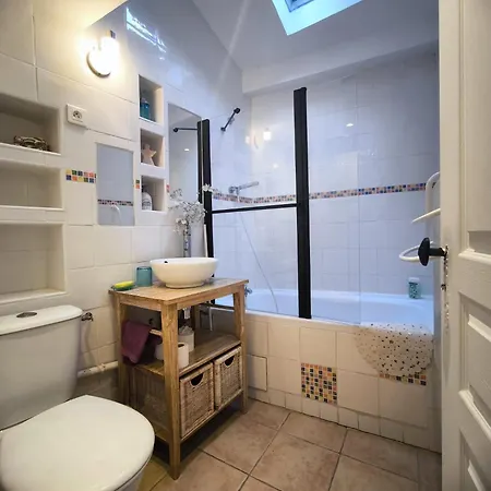 Maison Des Remparts Nichee Sous La Cite