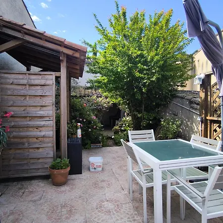 Maison Des Remparts Nichee Sous La Cite Holiday home Carcassonne