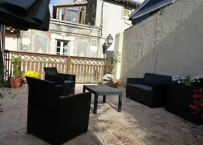 Будинок відпочинку Maison Des Remparts Nichee Sous La Cite