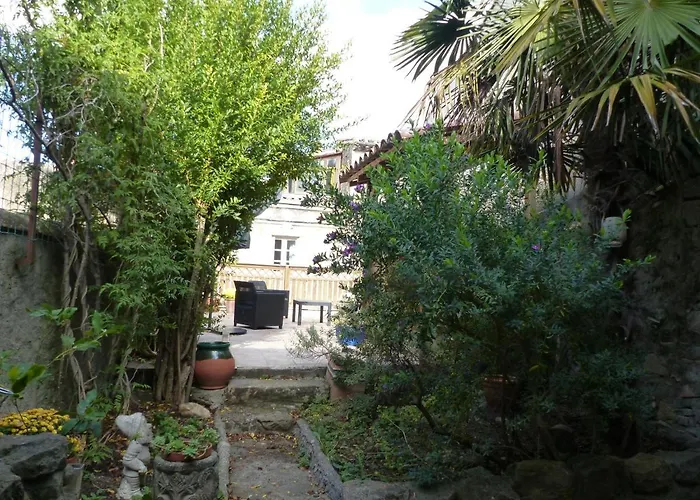 Maison Des Remparts Nichee Sous La Cite Holiday home *