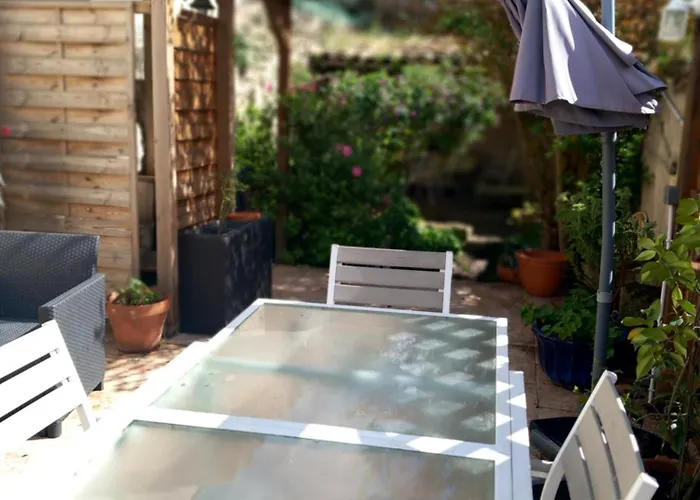 Maison Des Remparts Nichee Sous La Cite Tatil Evi