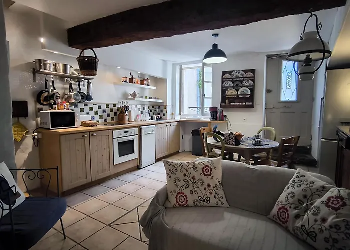 Maison Des Remparts Nichee Sous La Cite Ferienhaus Carcassonne