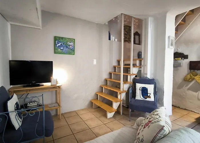 Maison Des Remparts Nichee Sous La Cite *