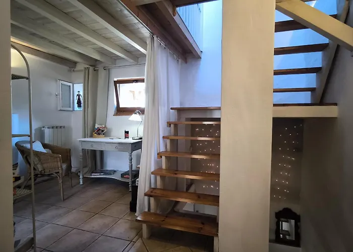 Maison Des Remparts Nichee Sous La Cite * Carcassonne