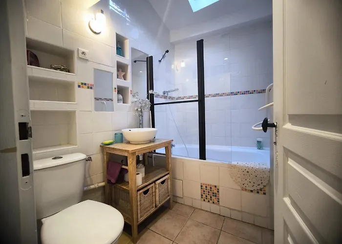 Maison Des Remparts Nichee Sous La Cite